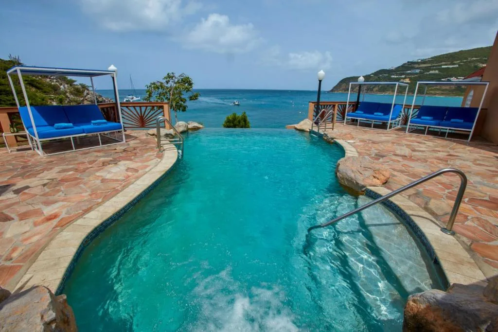 Divi Little Bay Beach Resort: another view