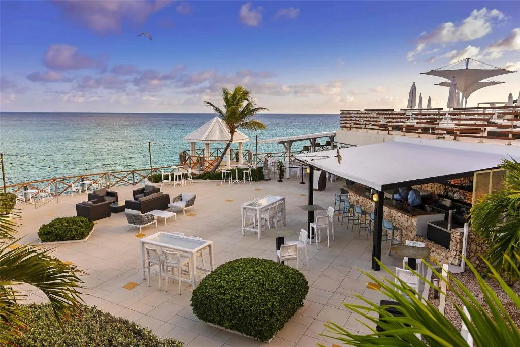 Sonesta Maho Beach Resort, Casino & Spa: another view