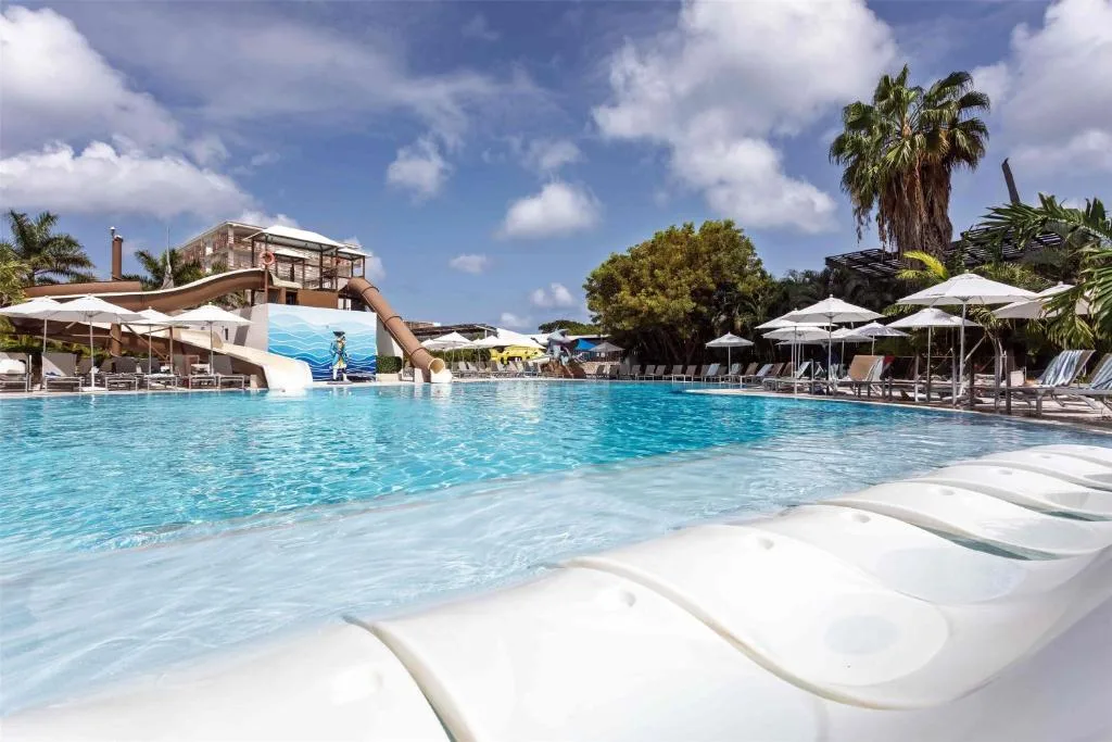 Sonesta Maho Beach Resort, Casino & Spa: another view